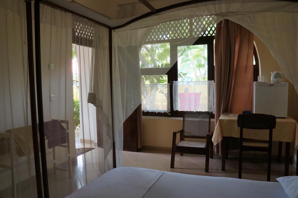 Tandem Guesthouse Hikkaduwa Exterior photo